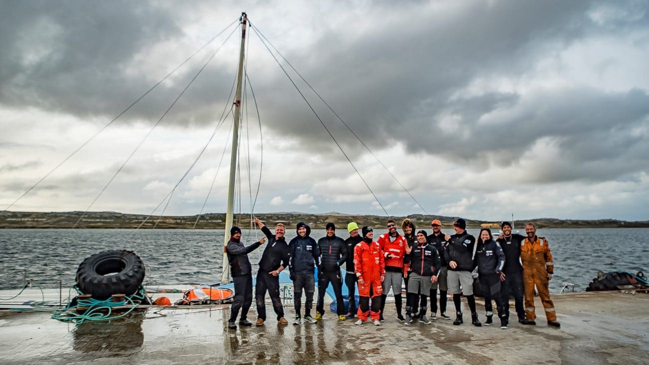 Mast,Dockside,Leg 7,portrait,Fun,Jury rig,dock,2017-18,Vestas 11th hour Racing,Auckland-Itajaí,On-shore,Kind of picture,Farkland Islands